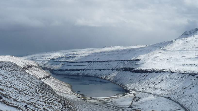 Vestmanna fjord op de Faeröer eilanden